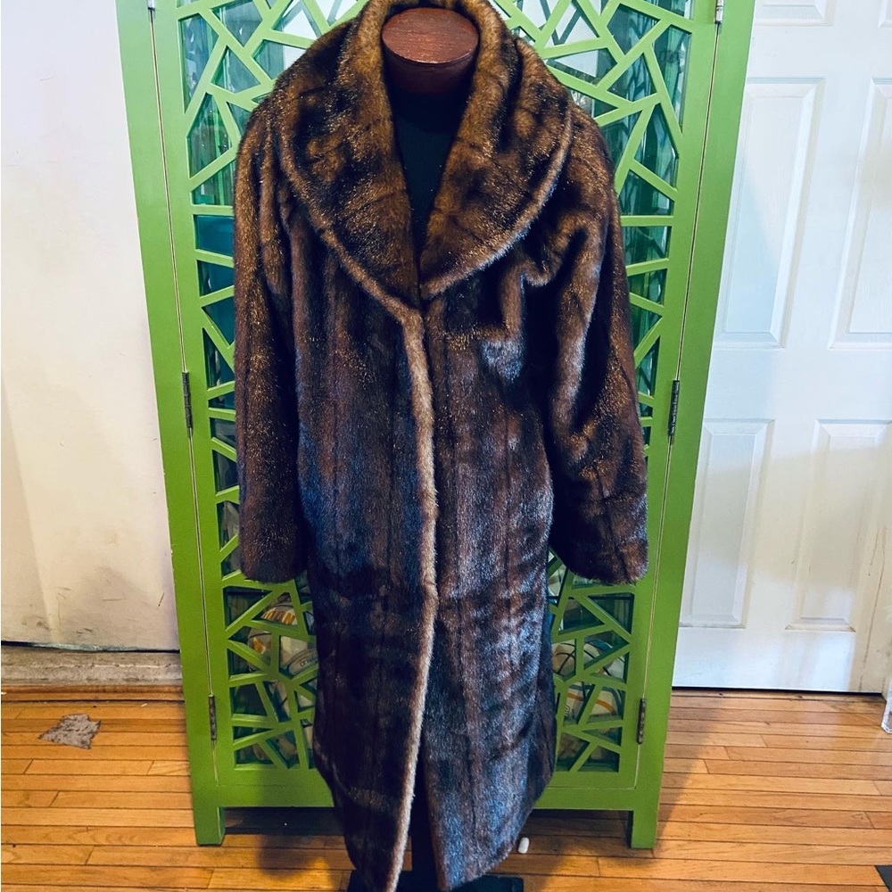 Pamela McCoy Tiger Mills Pile Fabric Full Length Faux Fur Coat - M